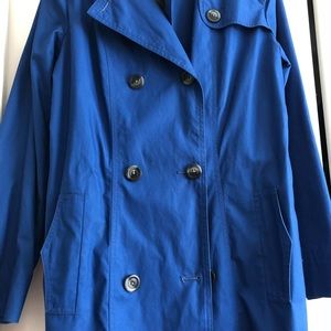 Size Medium Gap Trench Coat